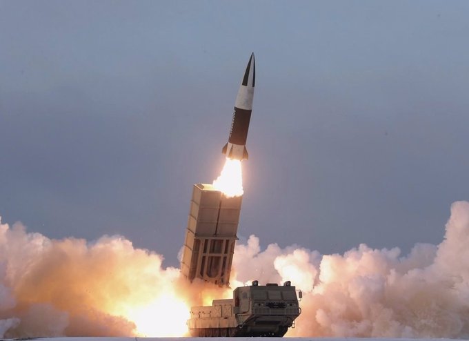 Corea del Norte efectúa otro lanzamiento de prueba de misil balístico en el mar de Japón