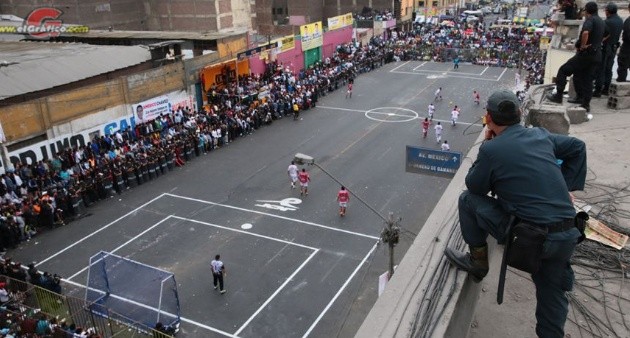 Mundialito de El Porvenir: fiesta del fútbol callejero en Lima amenazada por el covid-19