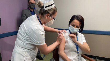 El 70,3 por ciento de ticos vacunados contra la Covid-19
