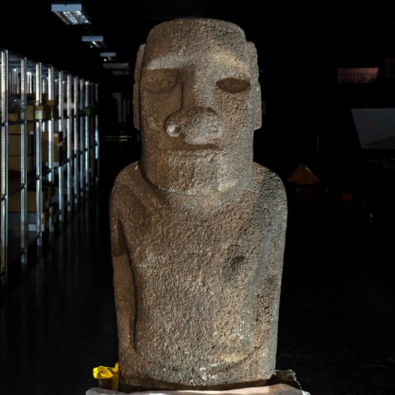 Museo chileno inicia histórico proceso parra devolver moai a Isla de Pascua