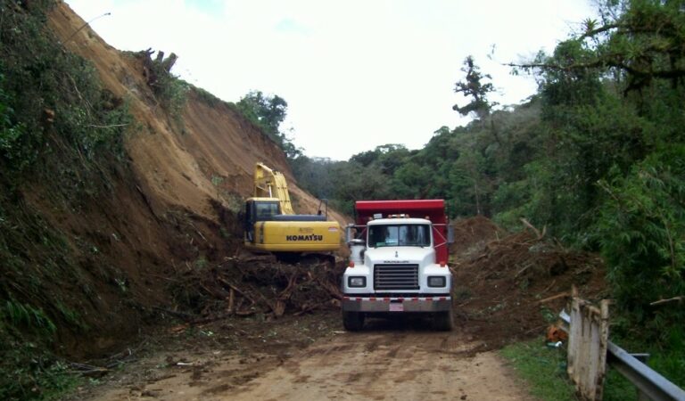 Lluvias provocaron ocho deslizamientos de tierra en Costa Rica