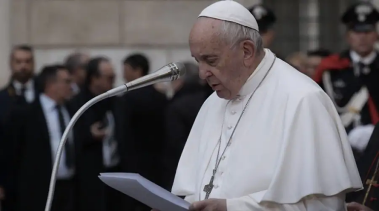 El Papa Francisco pide abandonar la violencia en Ecuador