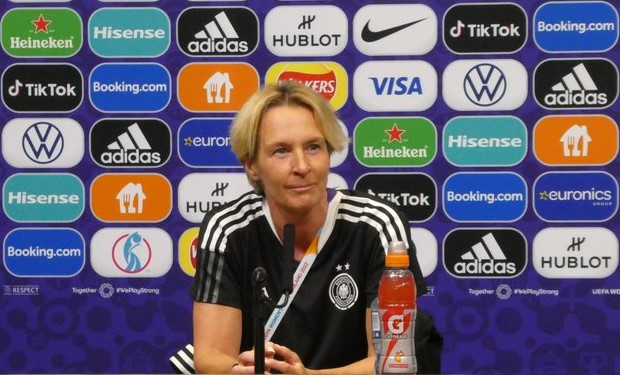 Técnica alemana aboga por igualdad de condiciones para fútbol femenino