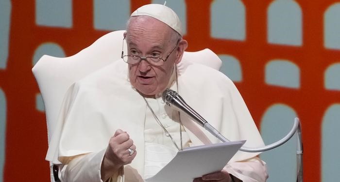 Papa Francisco pide a líderes mundiales “iniciativas” para acabar con la guerra en Ucrania