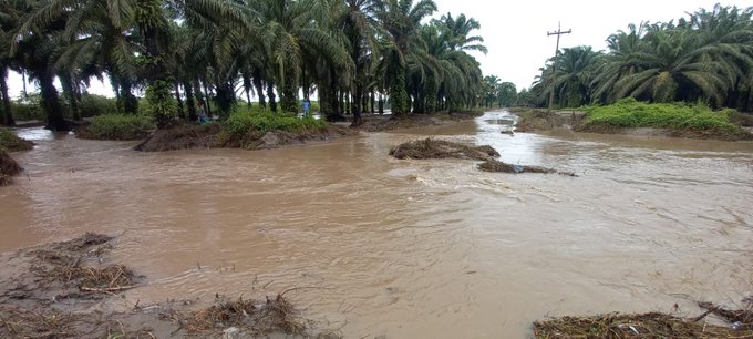 Julia en Honduras dejó inundaciones.