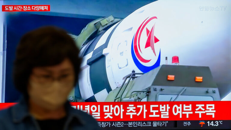 Corea del Norte promete «la respuesta más dura» al menor intento militar de EEUU