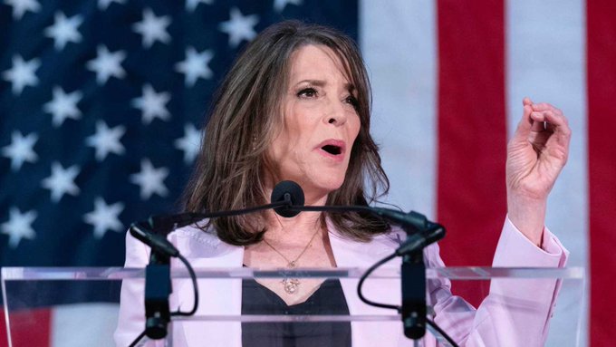 la gurú de la autoayuda marianne williamson competirá con biden por la