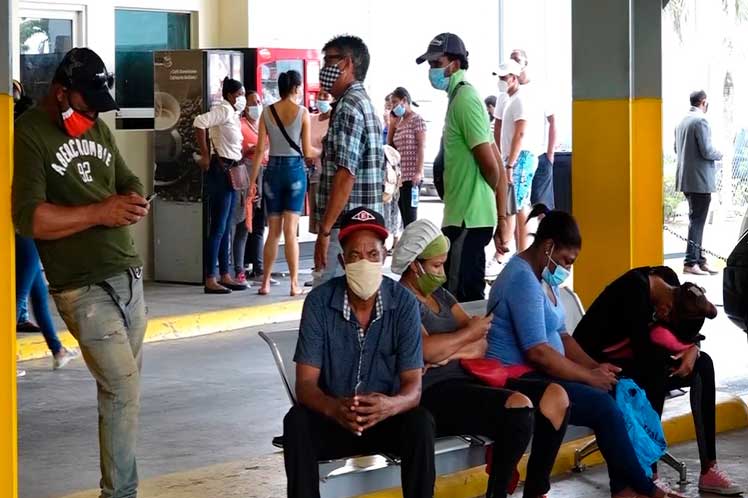 Sociedad dominicana de Neumología llama a retomar la mascarilla