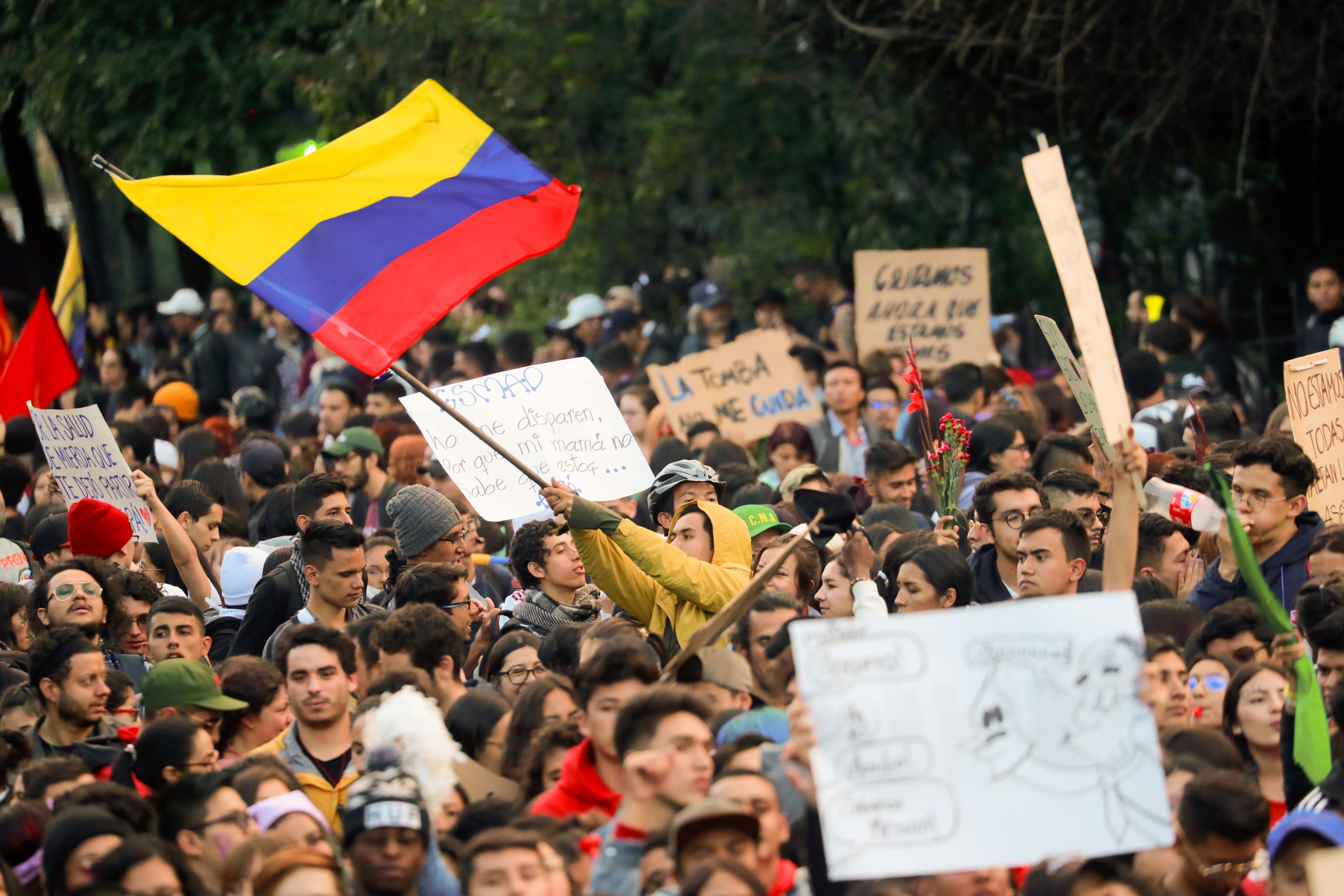 Convocan a paro nacional en Colombia contra políticas de ...