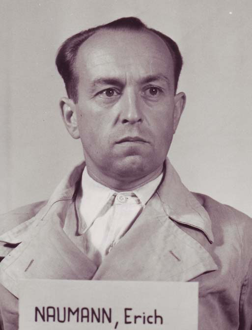 Erich Naumann durante el juicio de Nuremberg, hacia 1947.