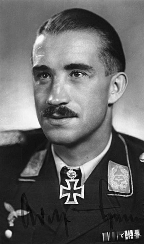 Adolf Galland com a Generalmajor i Inspekteur der Jagdflieger
