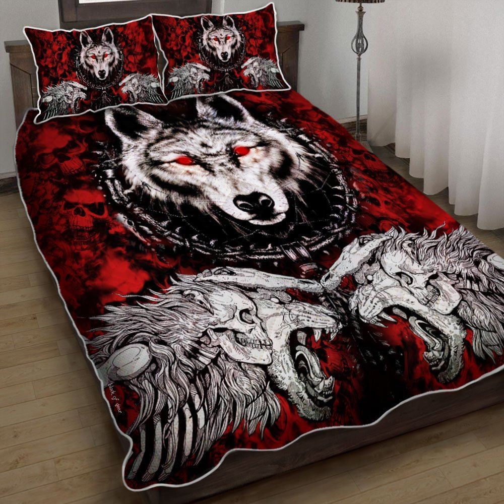 Gray Wolf Red Eyes Quilt Bedding Set