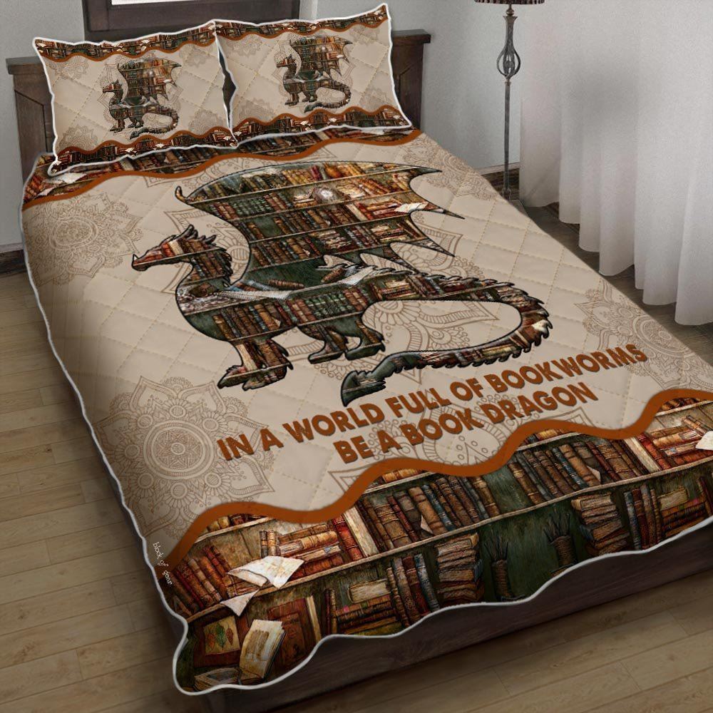 In A World Full Of Bookworms Be A Book Dragon Quilt Bedding Set