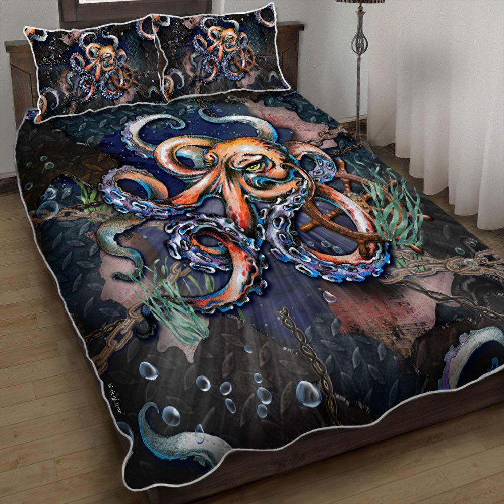 Octopus Breaking Ship Quilt Bedding Set