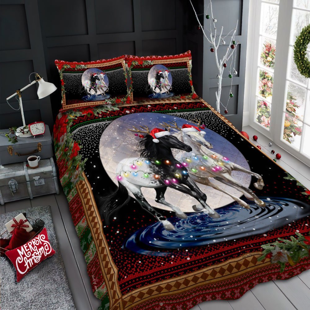 Running Horses Christmas Quilt Bedding Set