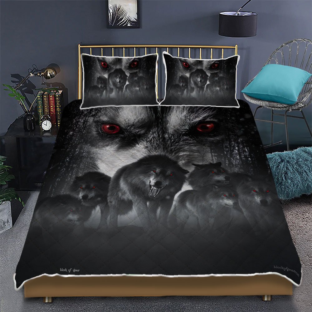 Wolves In Red Eyes Quilt Bedding Set