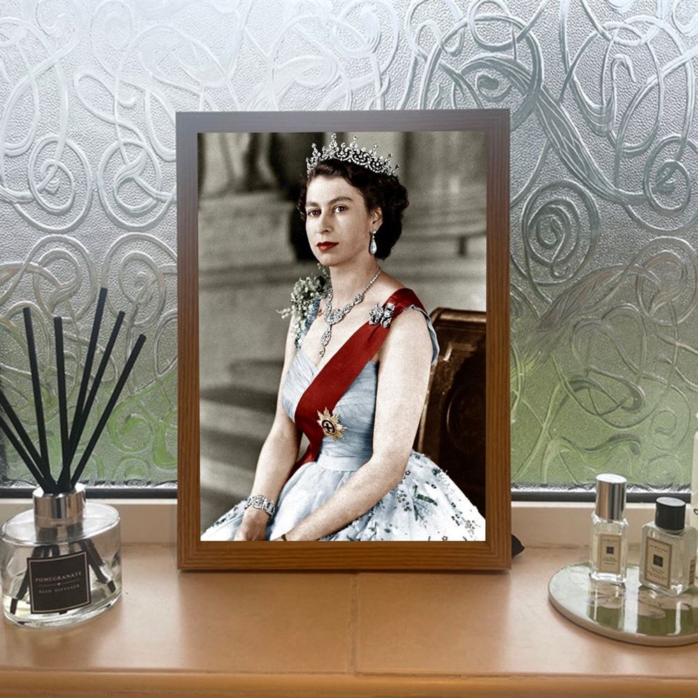 Queen Elizabeth Young Poster