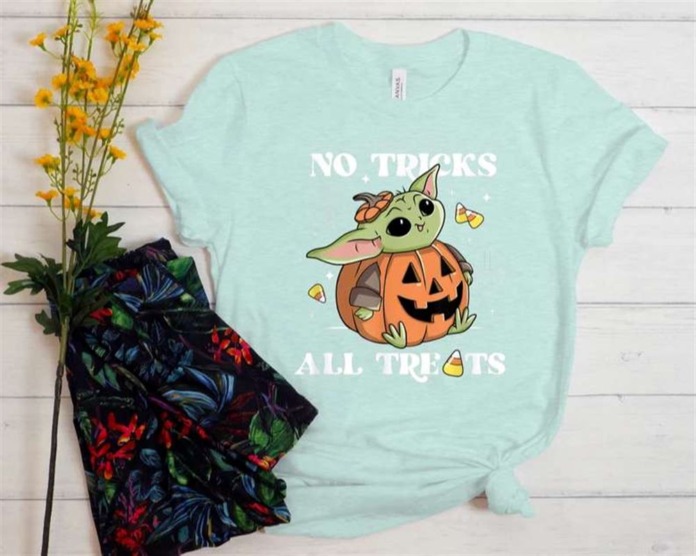 Baby Yoda Grogu Halloween No Tricks All Treats Unisex T-shirt