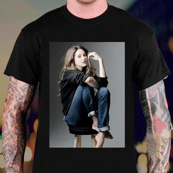 Shailene Woodley Unisex T-shirt