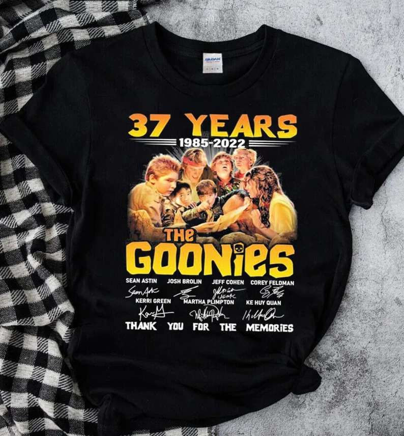 The Goonies 37 Years 1985-2022 Signatures Thank You For The Memories T-shirt