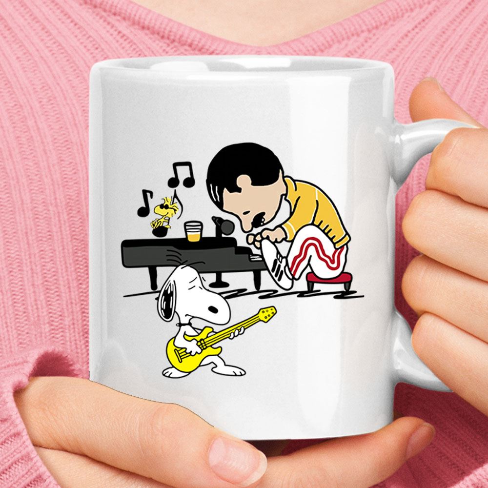 Queen Freddy Mercury By Piano Schroeder Woodstock Snoopy Mug