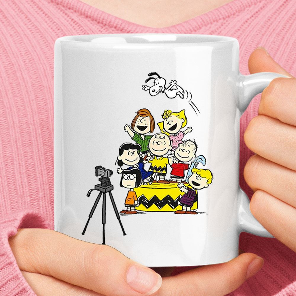 The Peanuts Gather To Take Pictures Snoopy Mug