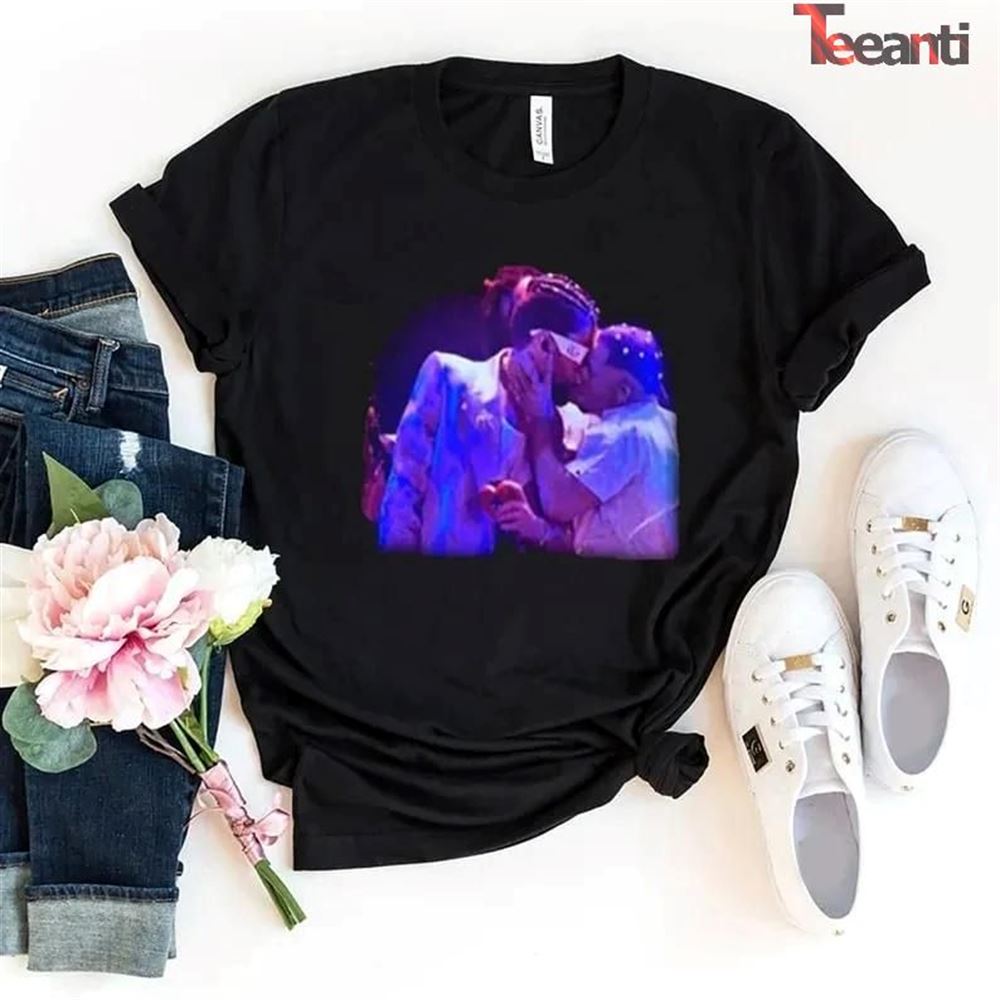 Bad Bunny Kiss With Dancers T-shirt