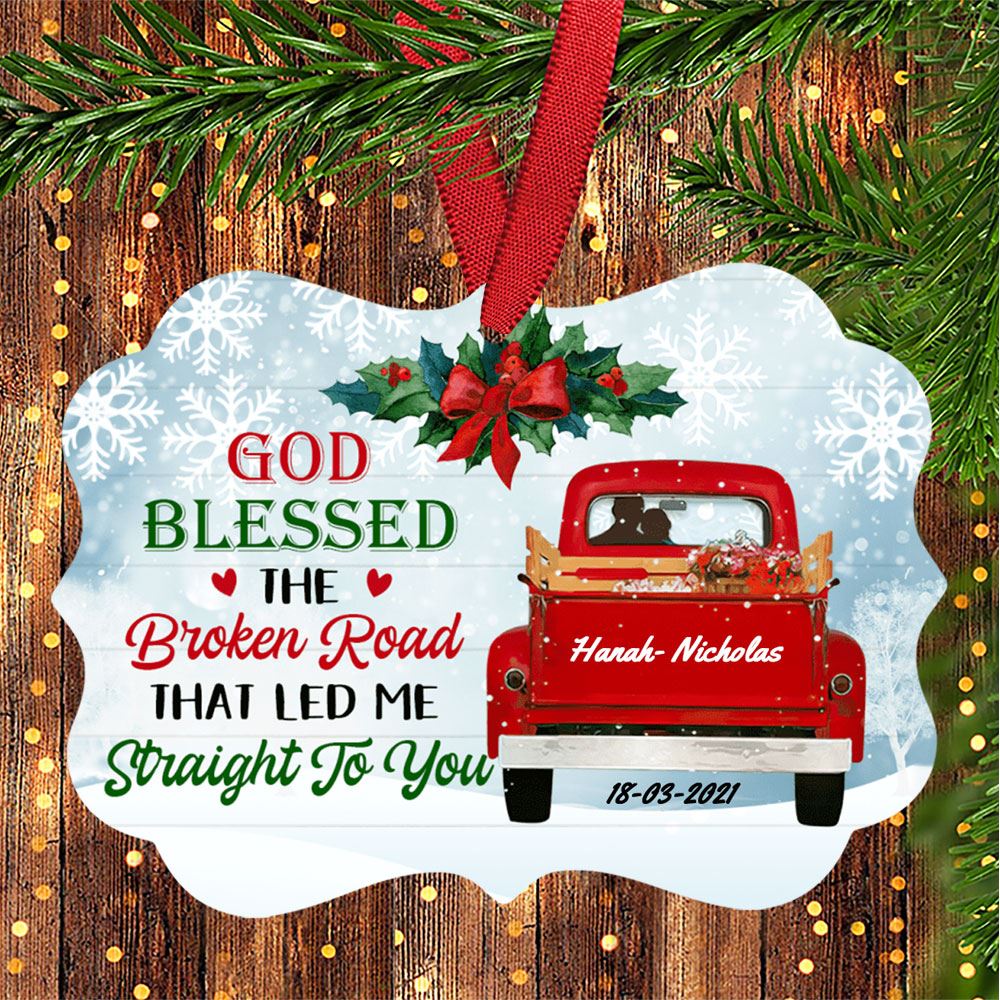 God Bless The Broken Road That Led Me Straight To You Personalized Medallion Ornament Christmas Family Gift