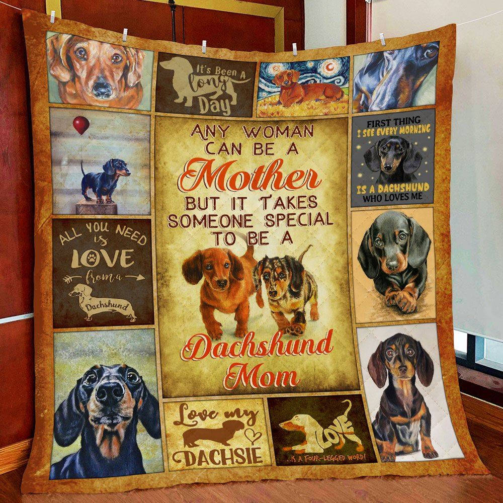 Dachshund Mom Quilt Blanket