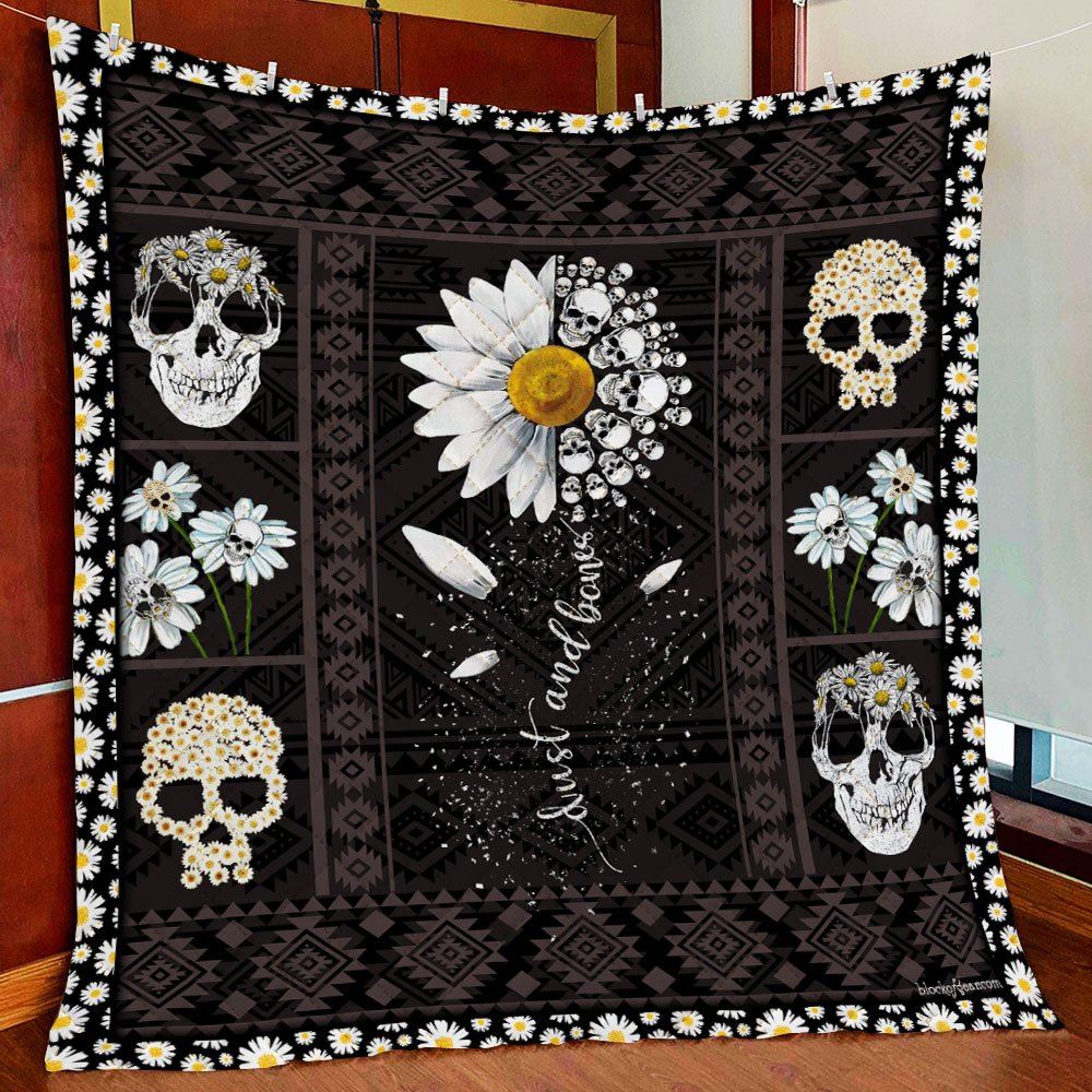 Dust And Bones Skull Daisy Quilt Blanket