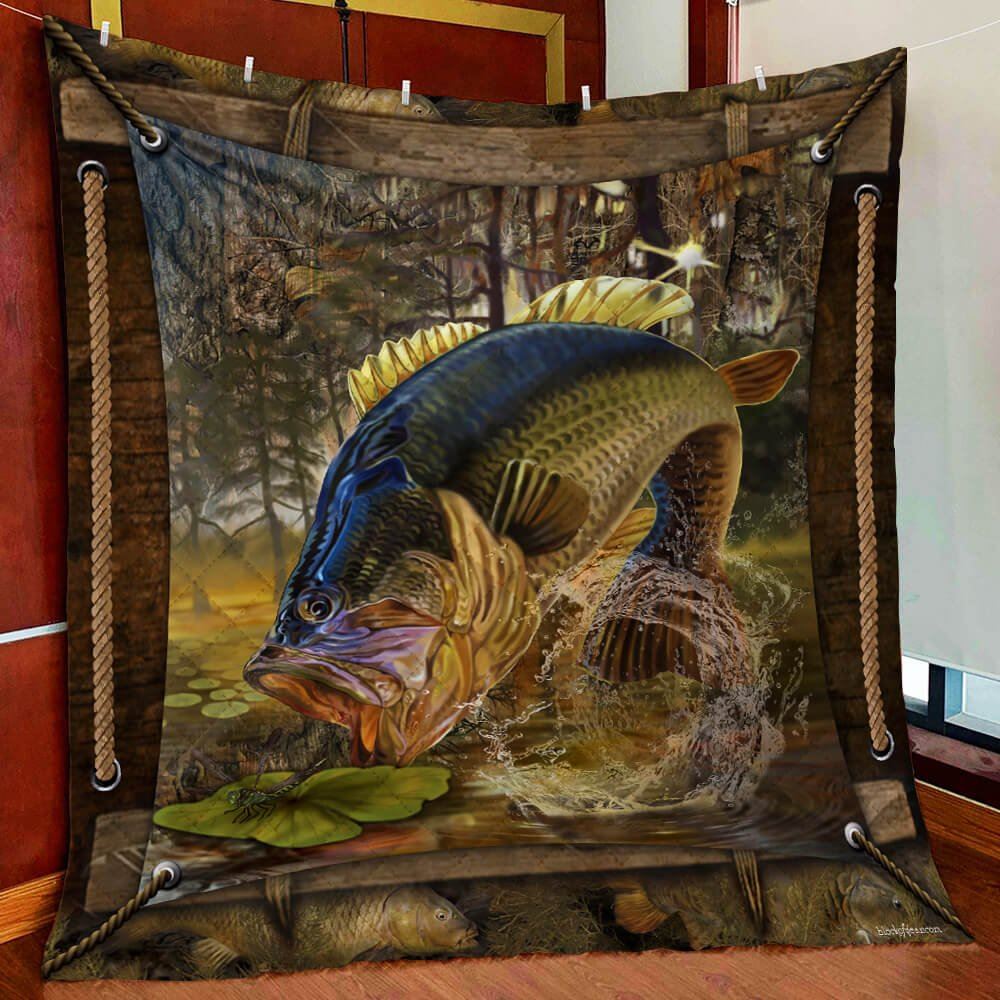 Largemouth Bass Fishing Quilt Blanket