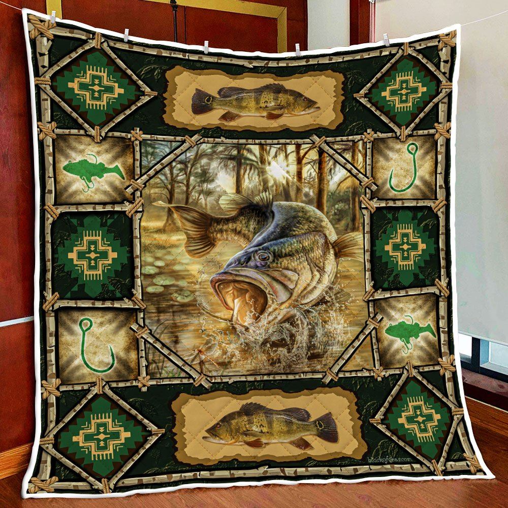 Largemouth Bass Quilt Blanket