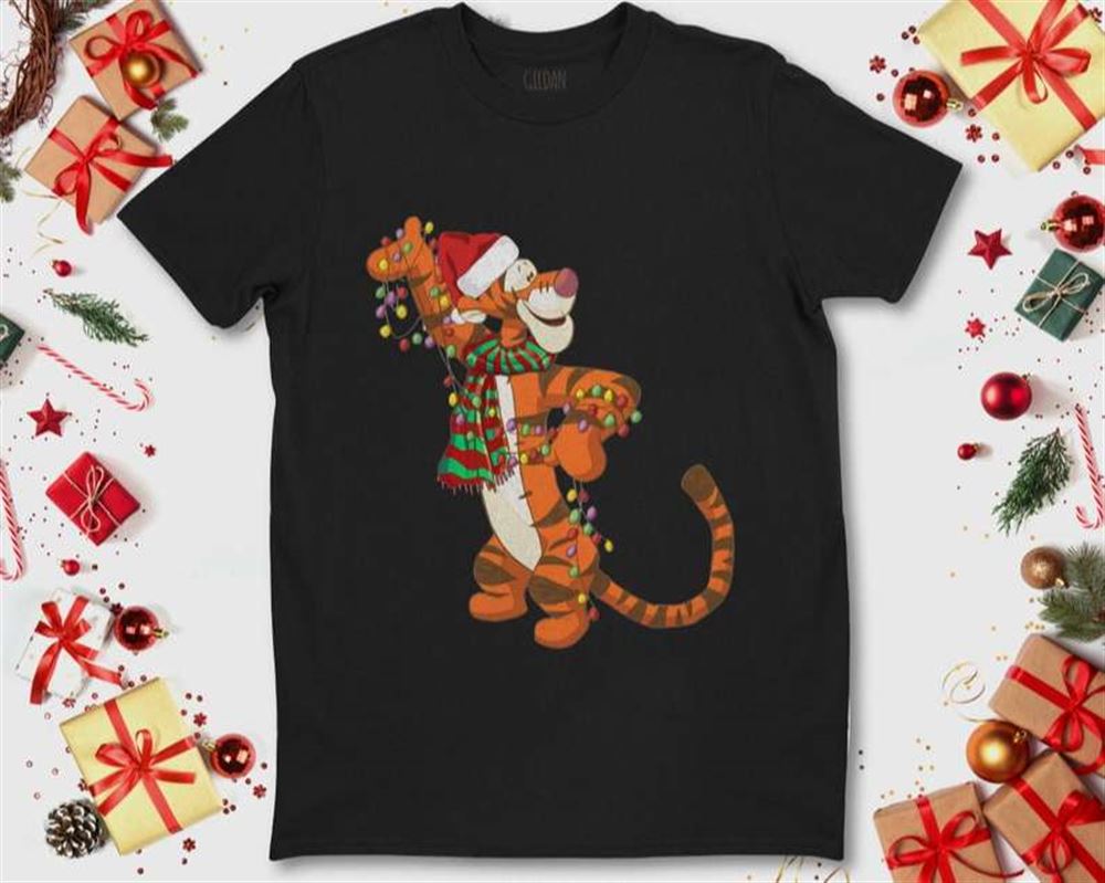 Disney Tigger Santa Hat Christmas T Shirt