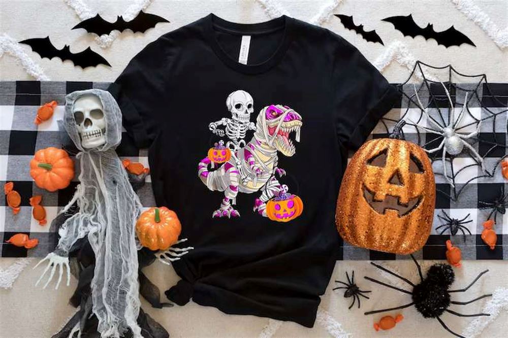 Skeleton Rides Dinasour Pumpkin Halloween T-shirt