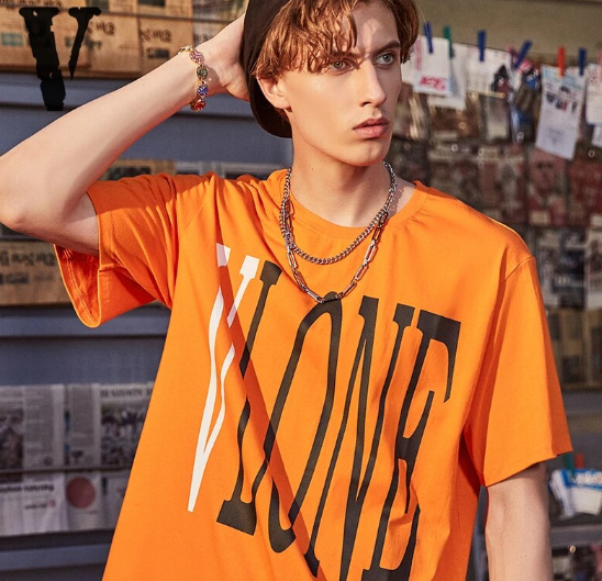 Vlone Short Sleeve Orange Big V Letter T-shirt Street Fashion Brand Loose Large Size Men And Women Couples Summer New Tee