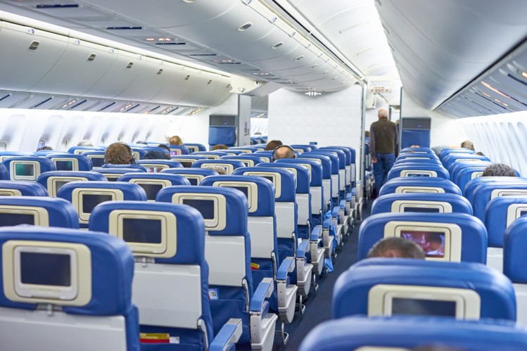 Viajar en avión con linfedema: cómo preparar el brazo o la pierna antes del vuelo