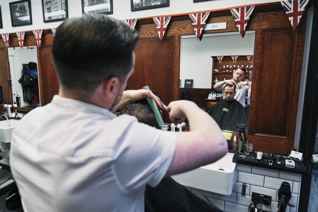 Male Barbers near Me | Best Haircuts for Men near Me ...