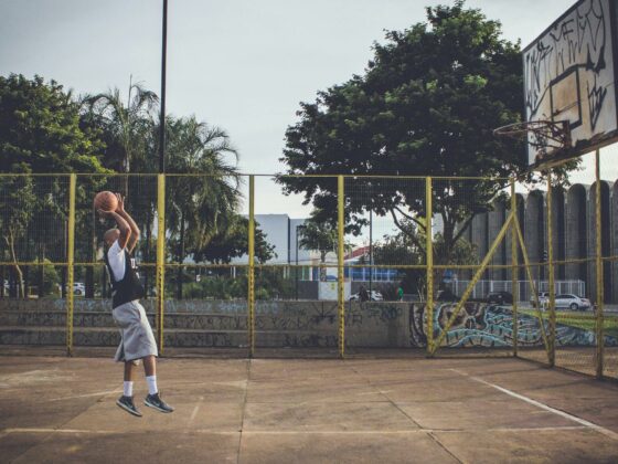 man doing jump shot