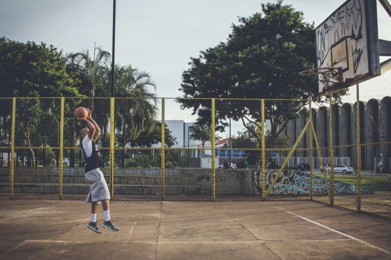 man doing jump shot