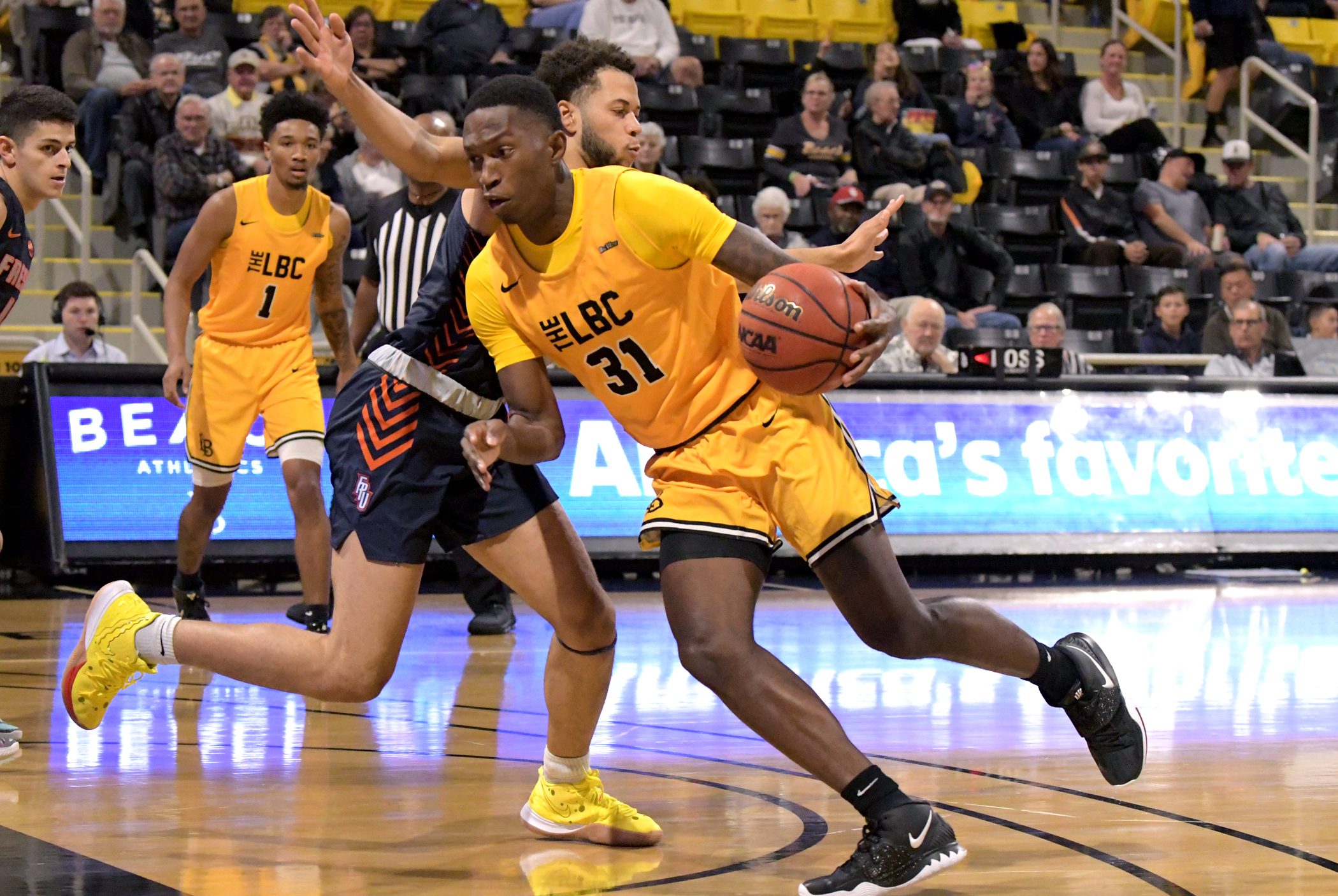 Long Beach State Men’s Basketball Wins Big At Home – The562.org