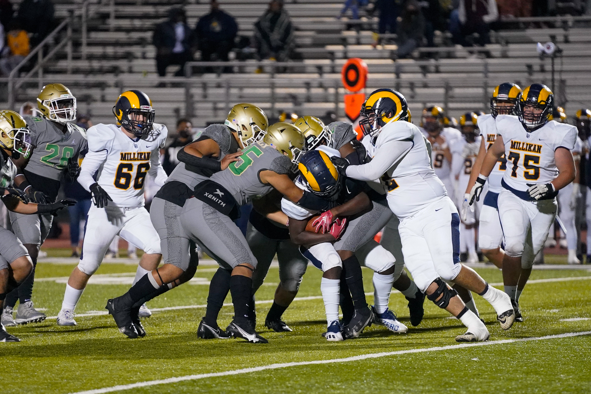 Football: Long Beach Poly Finishes Undefeated Season With Win Over ...